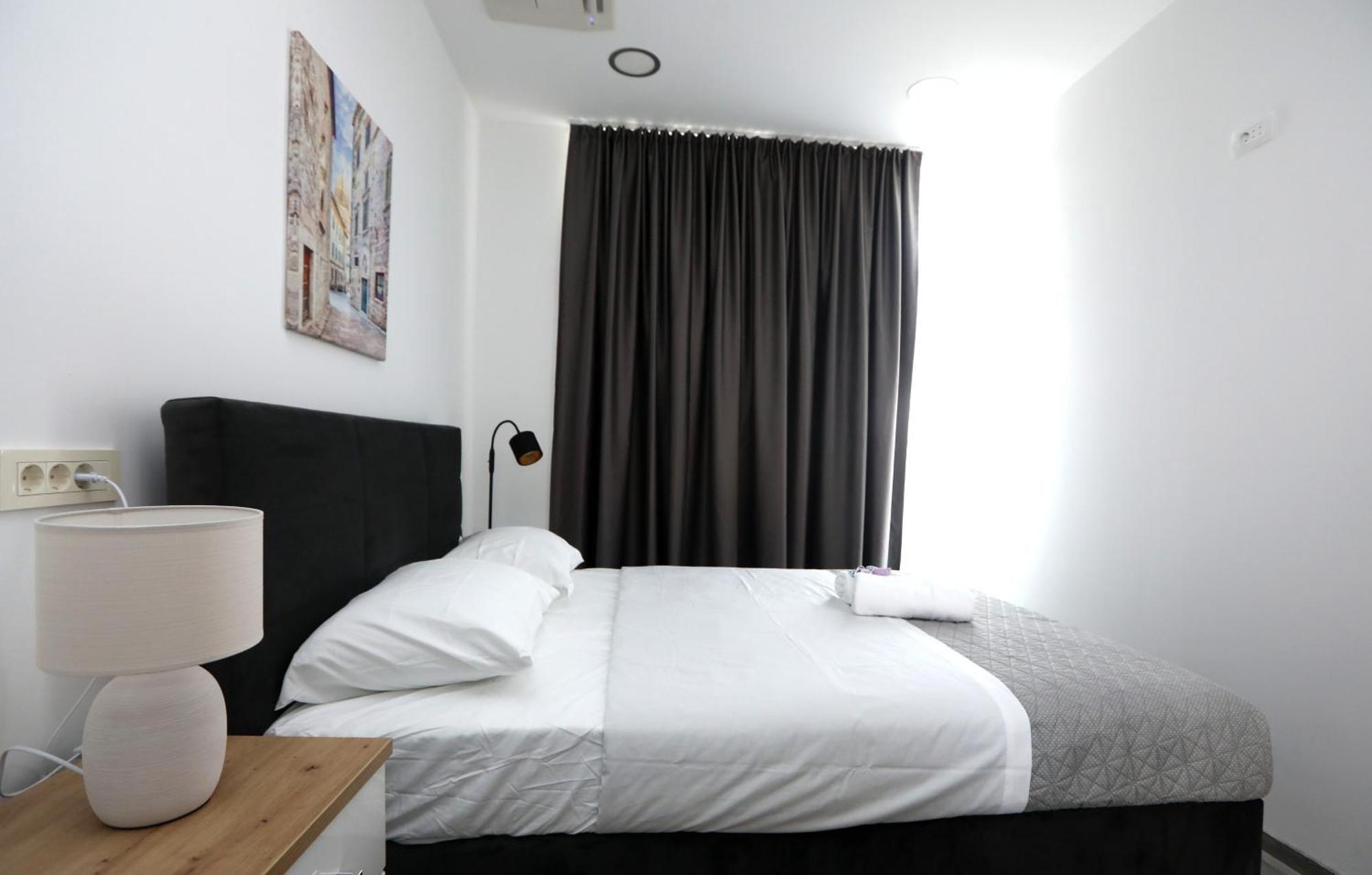 D R Apartments ชิเบนิก ภายนอก รูปภาพ