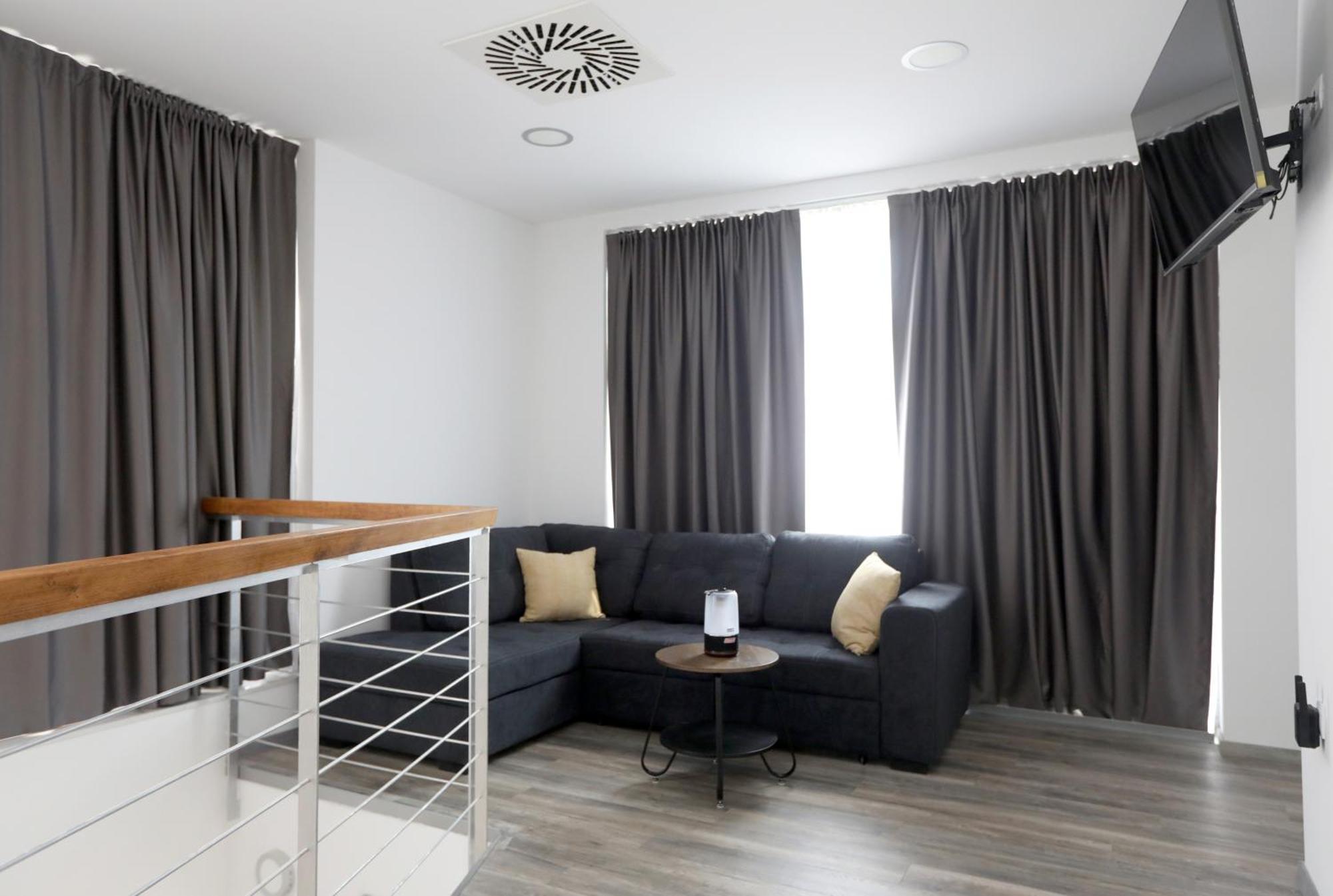 D R Apartments ชิเบนิก ภายนอก รูปภาพ